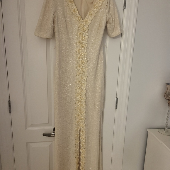 Dress - Picture 2 of 7